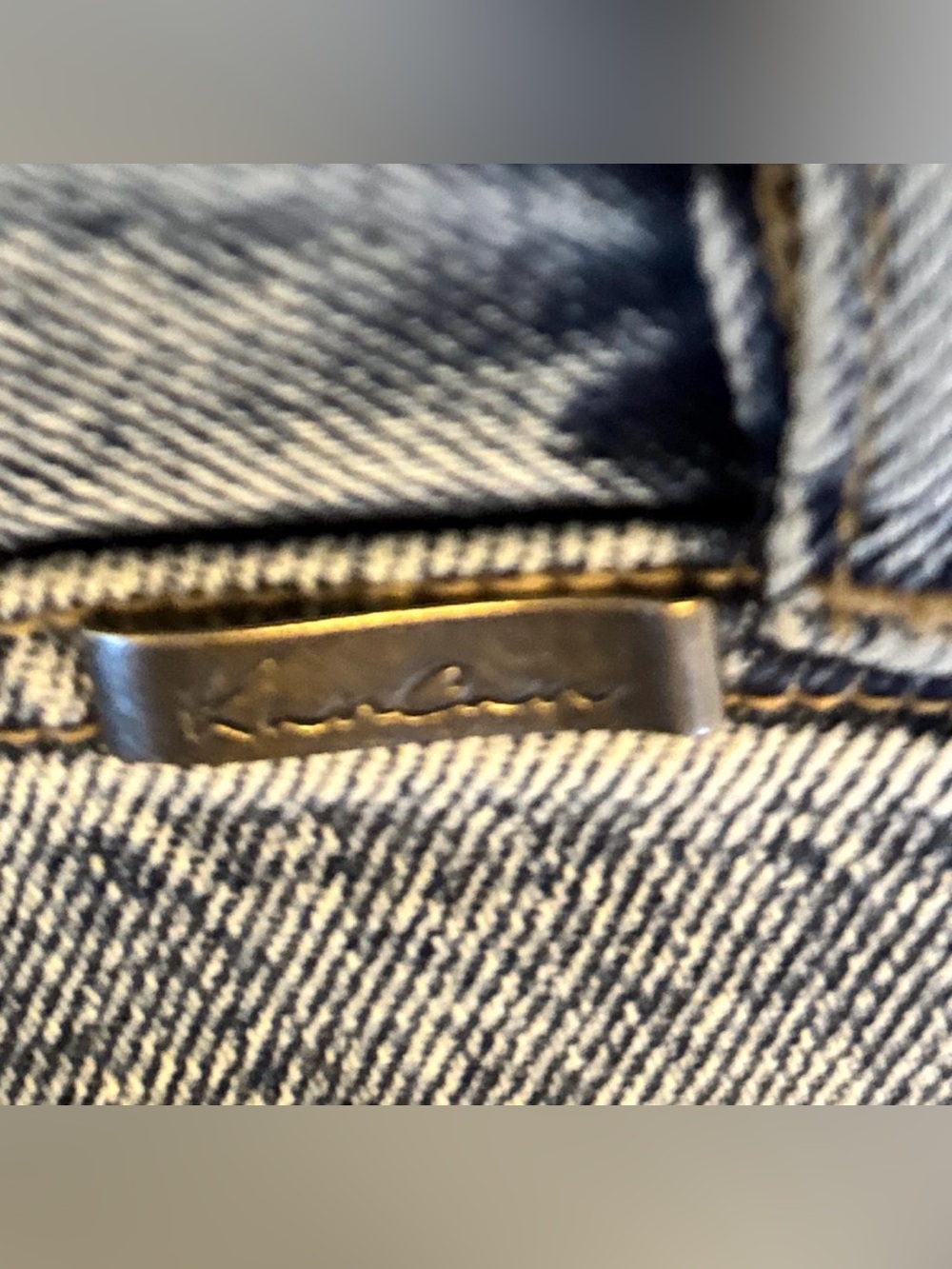 Women’s Distressed Ripped Jeans - Picture 3 of 4